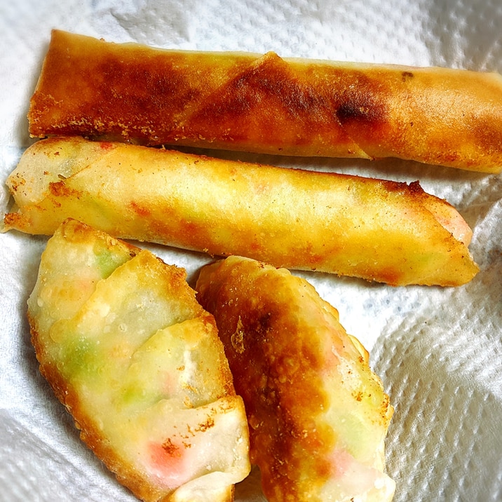 余った春巻きと餃子の皮でカニカマチーズ揚げ